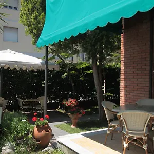 https://hotel-vera.it-tuscanyhotel.com